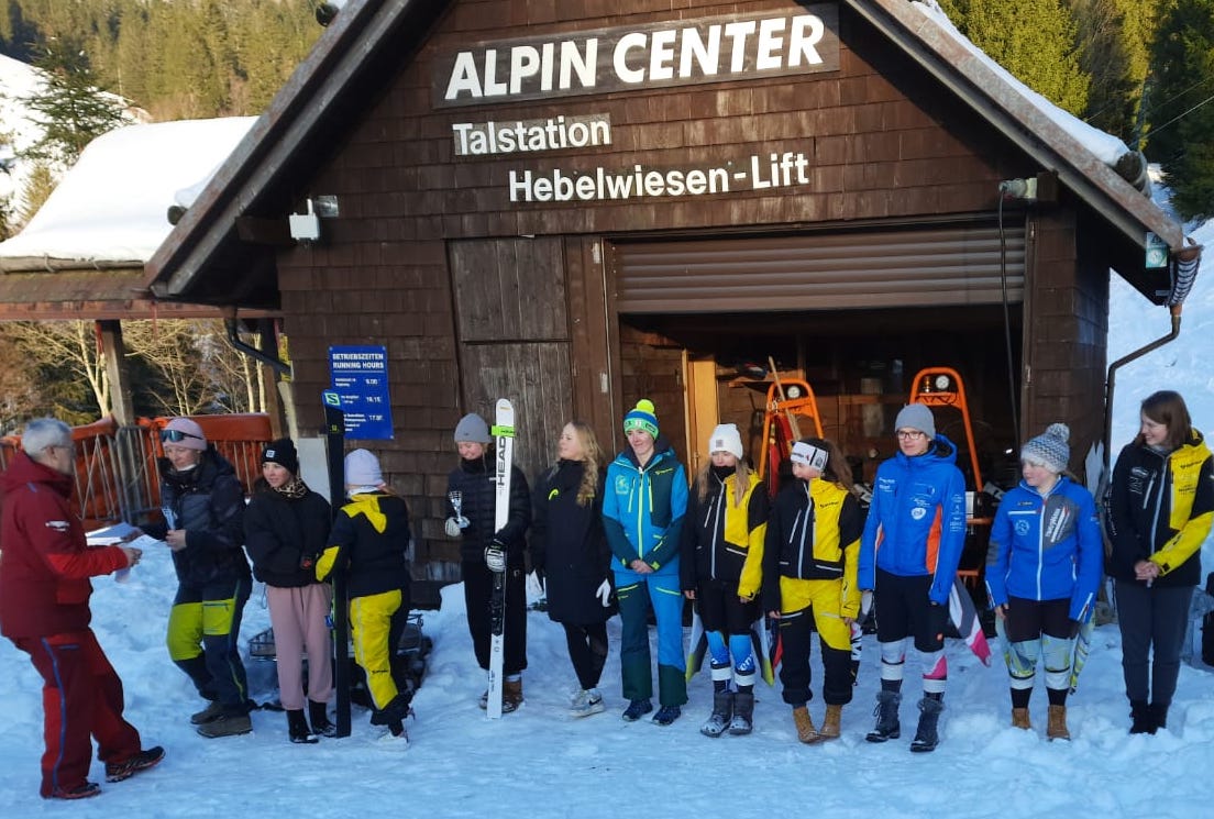 Siegerehrung Scott Cup 2022, Fahl. Juliana Wild 2.v.r.